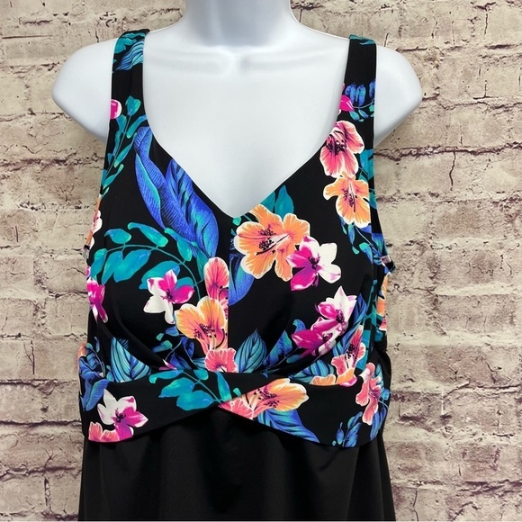 Land’s End Black Floral Swim Tankini Top - Picture 2 of 10